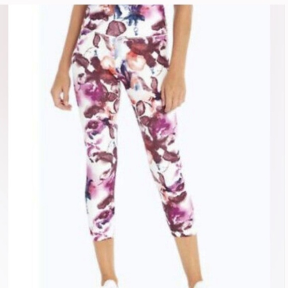 Balance Collection By
Marika Magenta Compression Leggings - Picture 1 of 7